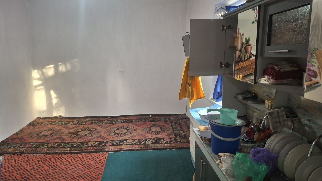 Jomboy tumanida hovli sotiladi