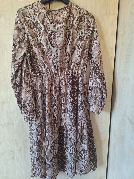 Актуална рокля със животински принт