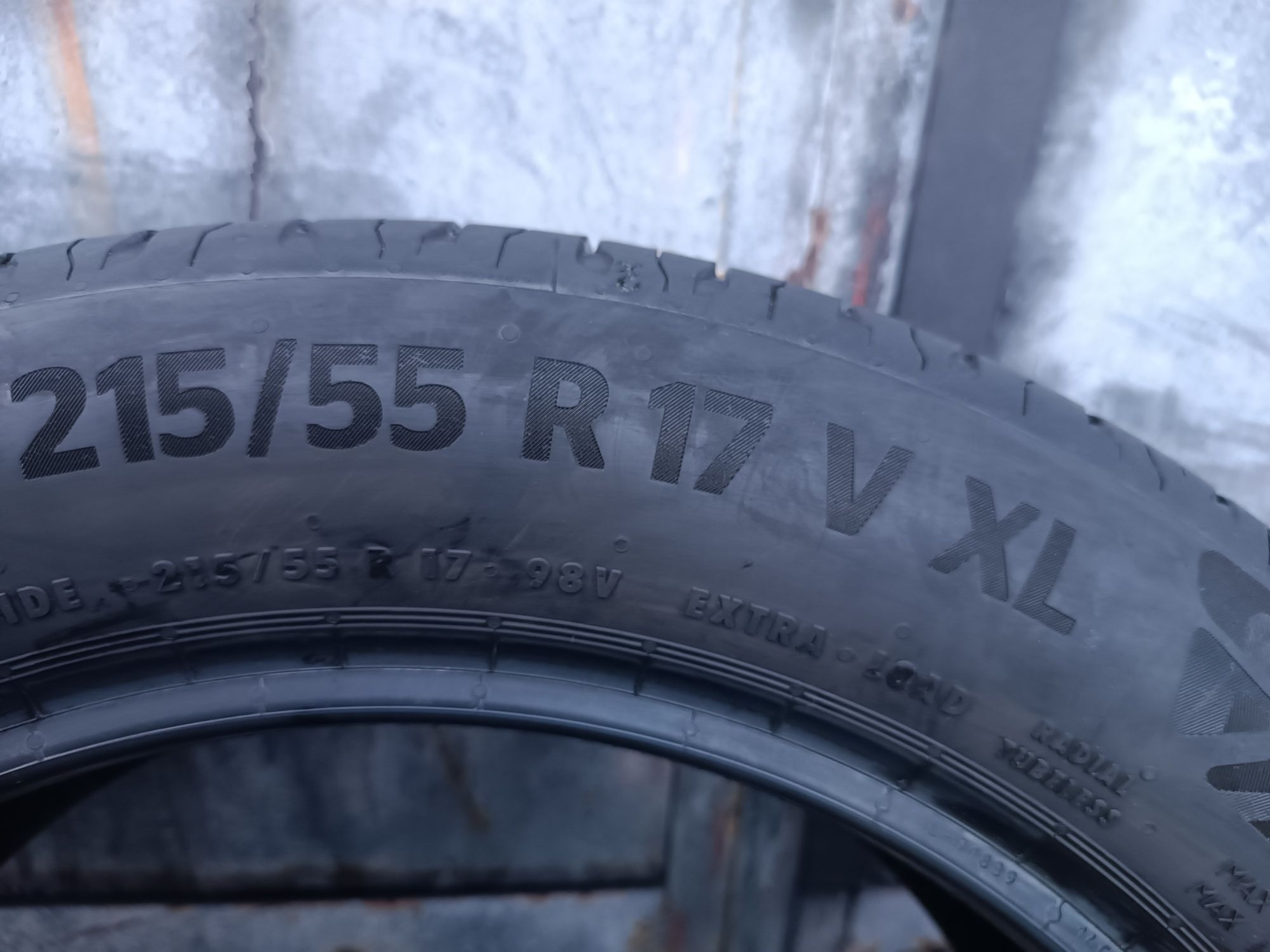 215/55/17 Continental Дот 2324