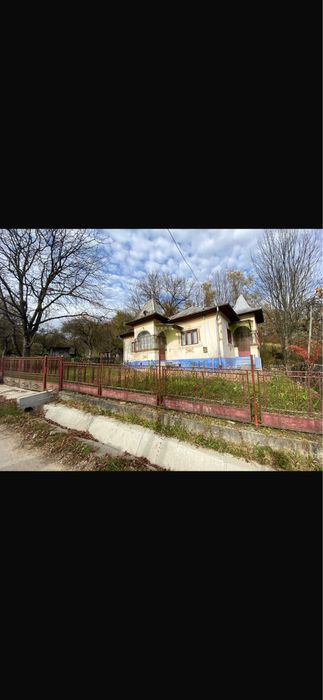 Casă de vânzare