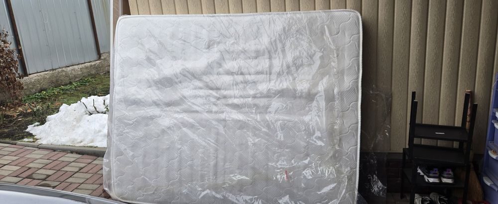 Матрас в хорошем состоянии