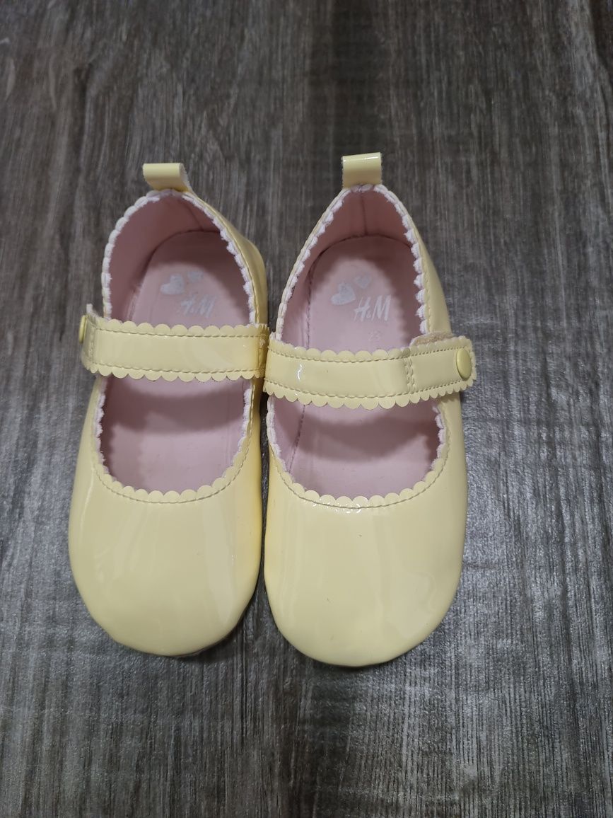 Жълти обувки H&M 23 номер
