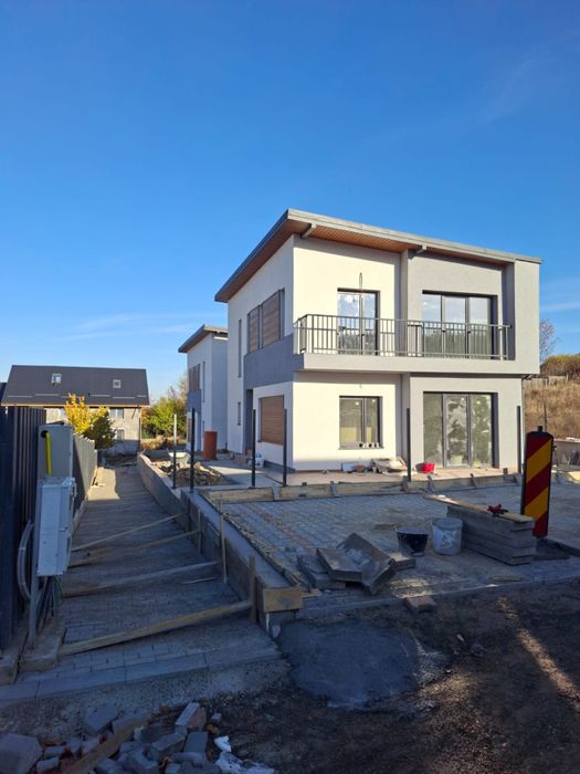 Casă modernă P+E Barnova– 110 mp utili, teren 250 mp, finisaje premium