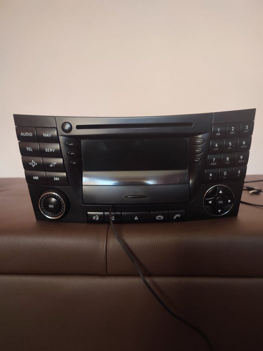 Малката навигация за Мерцедес w211