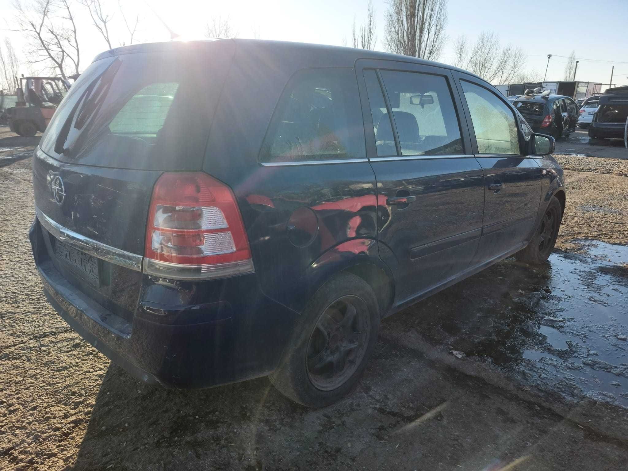 Dezmembrez Opel Zafira B 1.7 DIESEL Din 2011-A17DTJ