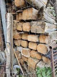 Vând grinzi de lemn vechi pentru lucrări aparente