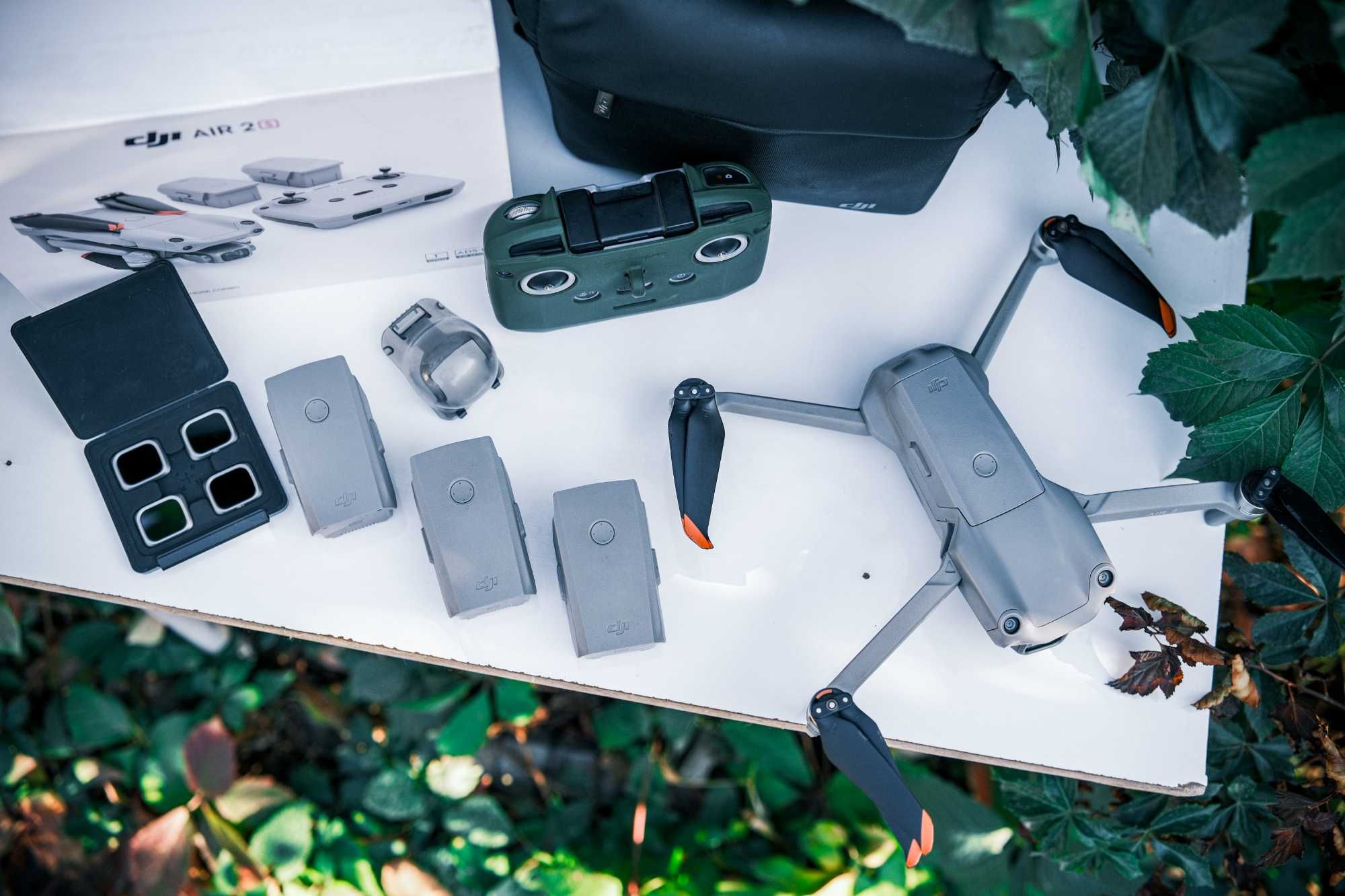 Дрон DJI AIR 2S Fly More Combo