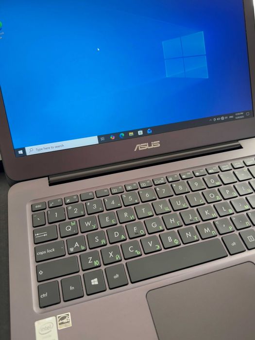 Лаптоп ASUS ZenBook UX305LA Intel Core i7-5500U