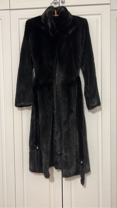 Продам норковую шубу.