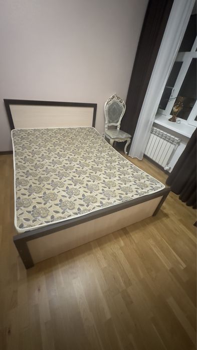 Кровать и матрас