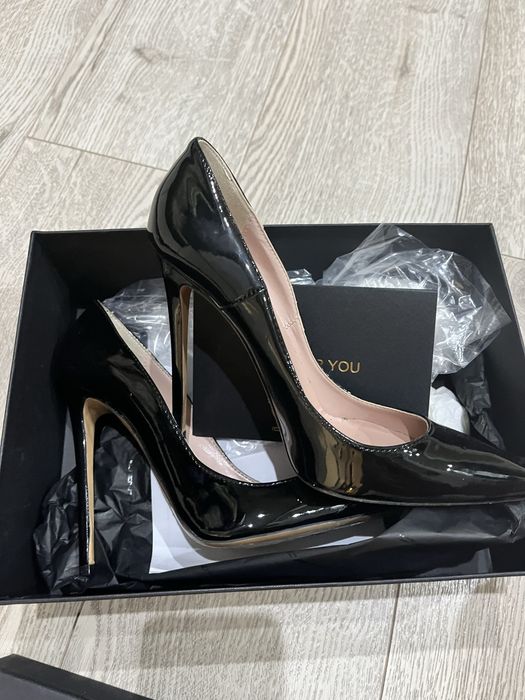 Обувки на висок ток