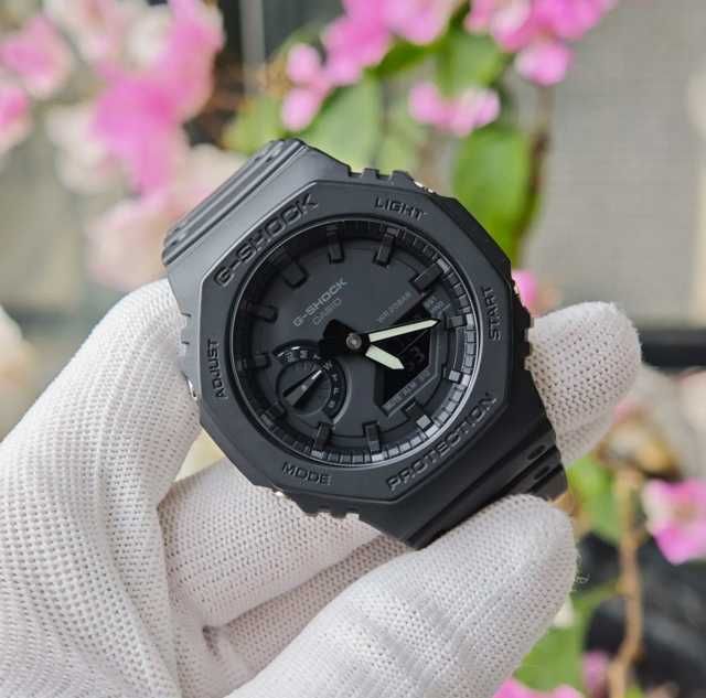 Casio G-Shock GA-2100-1A1 – стильный дизайн, хронограф, секундомер.