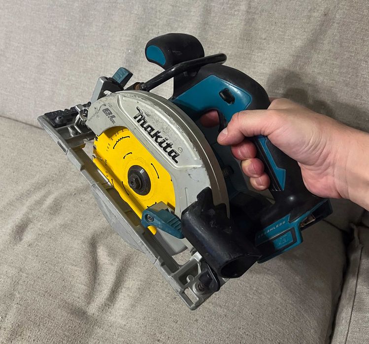 Circular Makita DHS680 18V LXT brushless doar corp functional