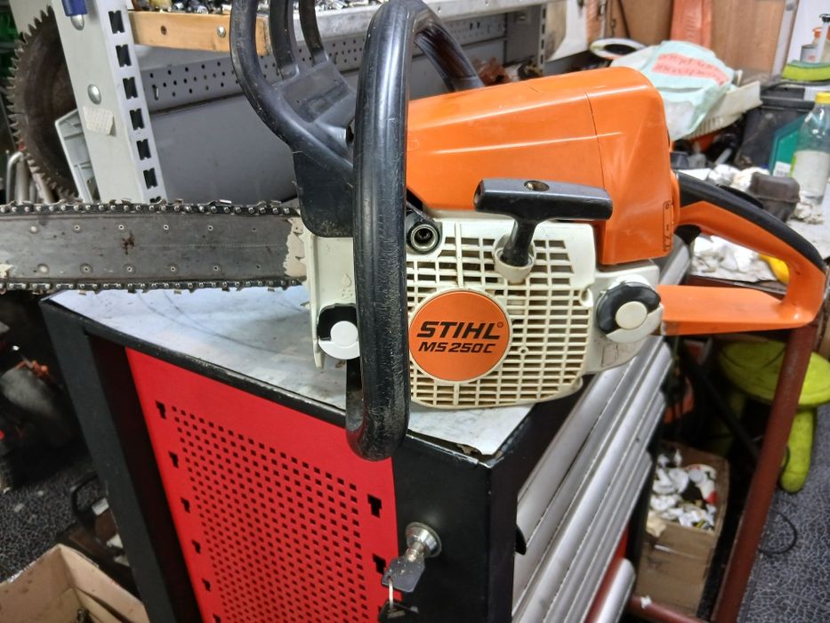 Stihl ms 250 perfecta stare  multe piese noi