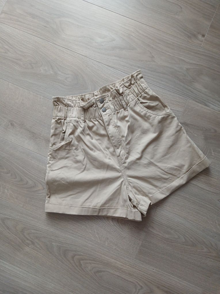 Pantaloni scurti H&M marimea 40