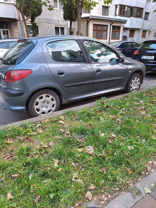 Vând Peugeot 206