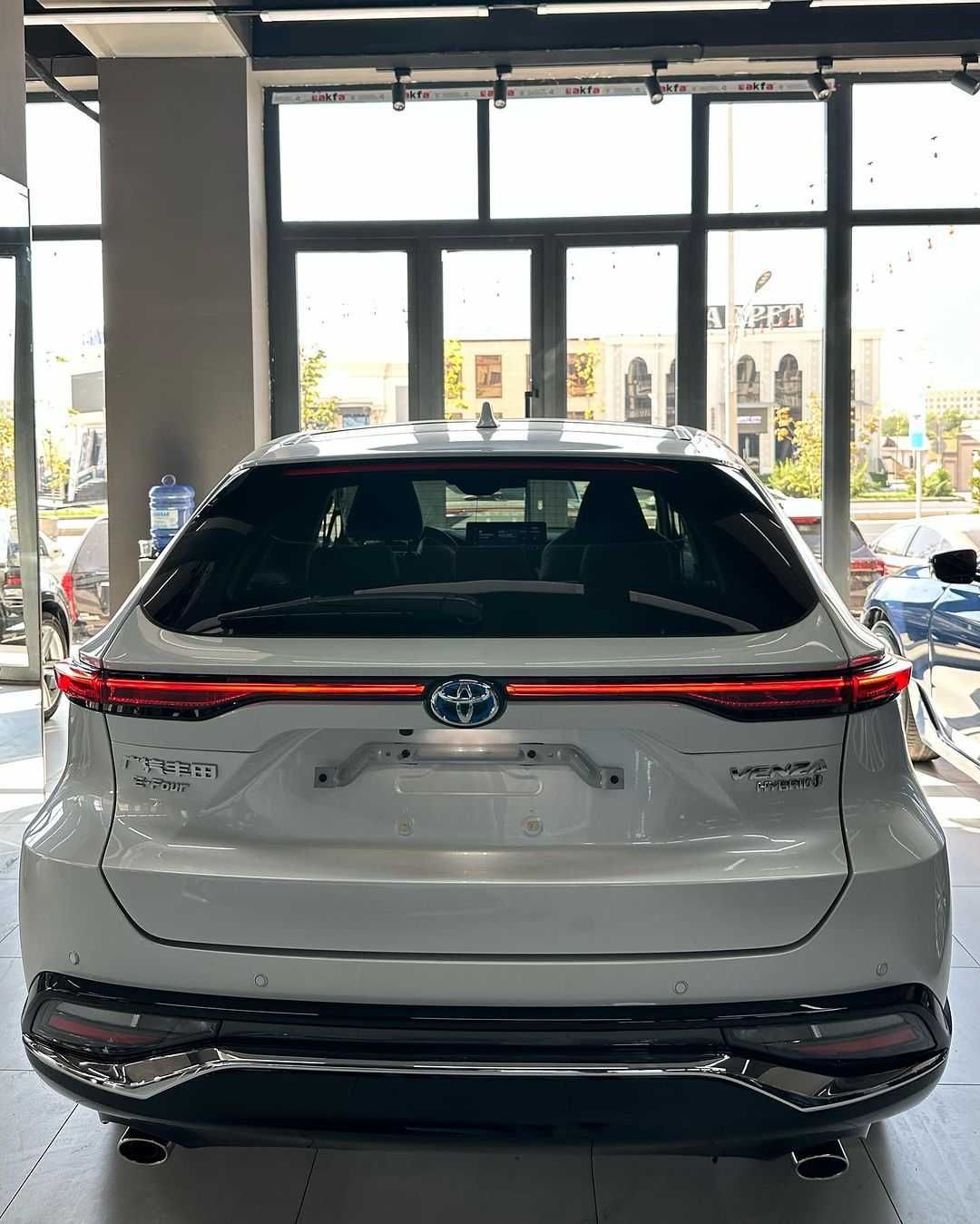 Продаётся Toyota Venza Hybrid limited