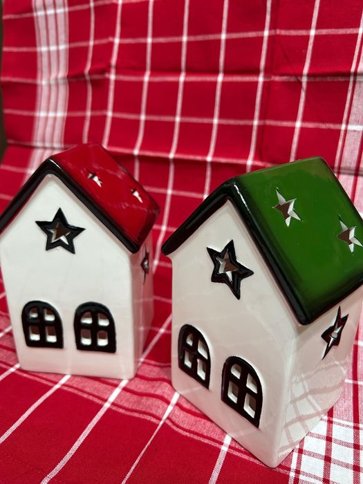 Căsuțe de Crăciun din ceramică pictate manual NOU!  15 x 8 x 8 cm