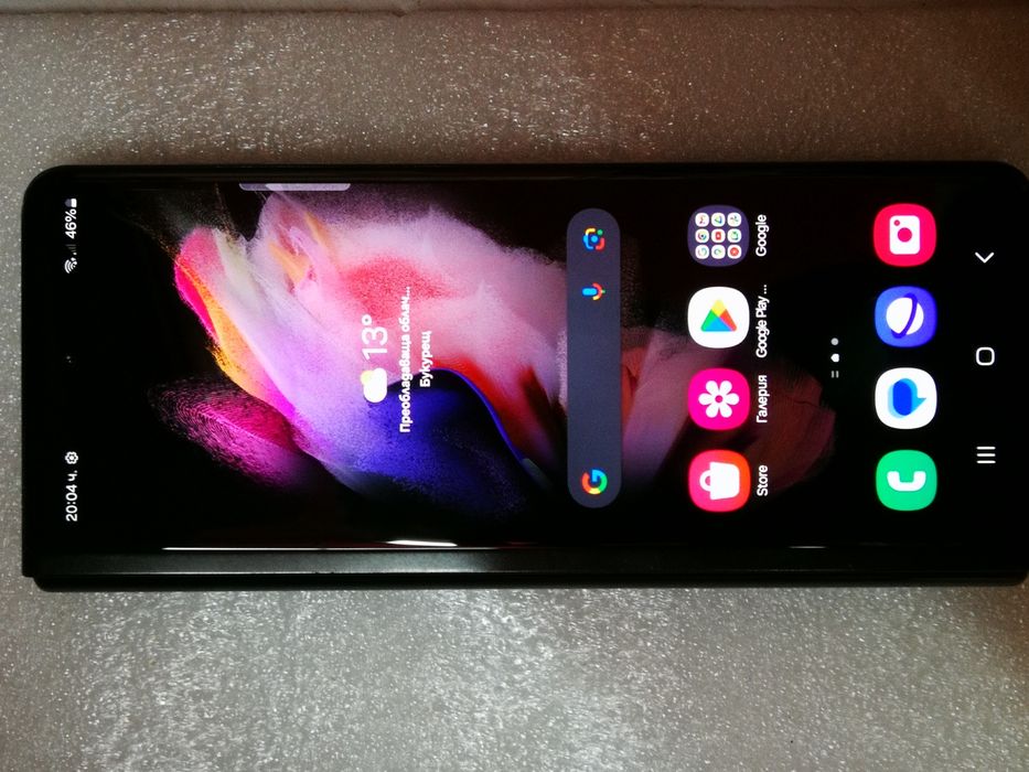 Samsung Z FOLD3 5G Перфектен, без забележки.