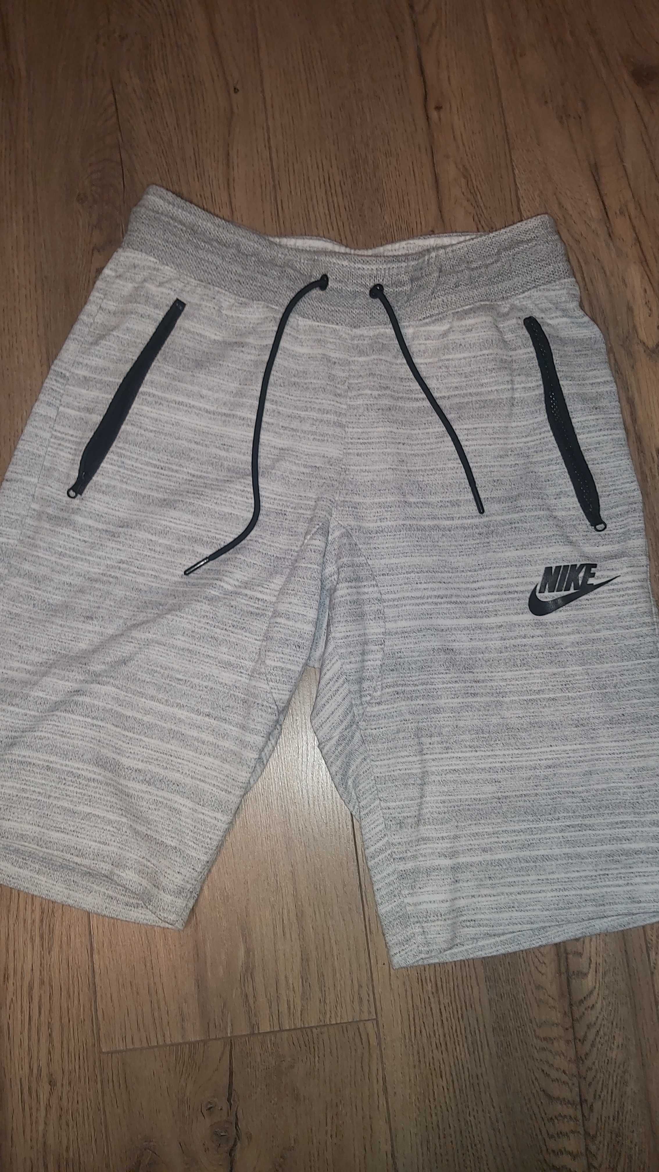 Мъжки къси гащи Nike - Размер S