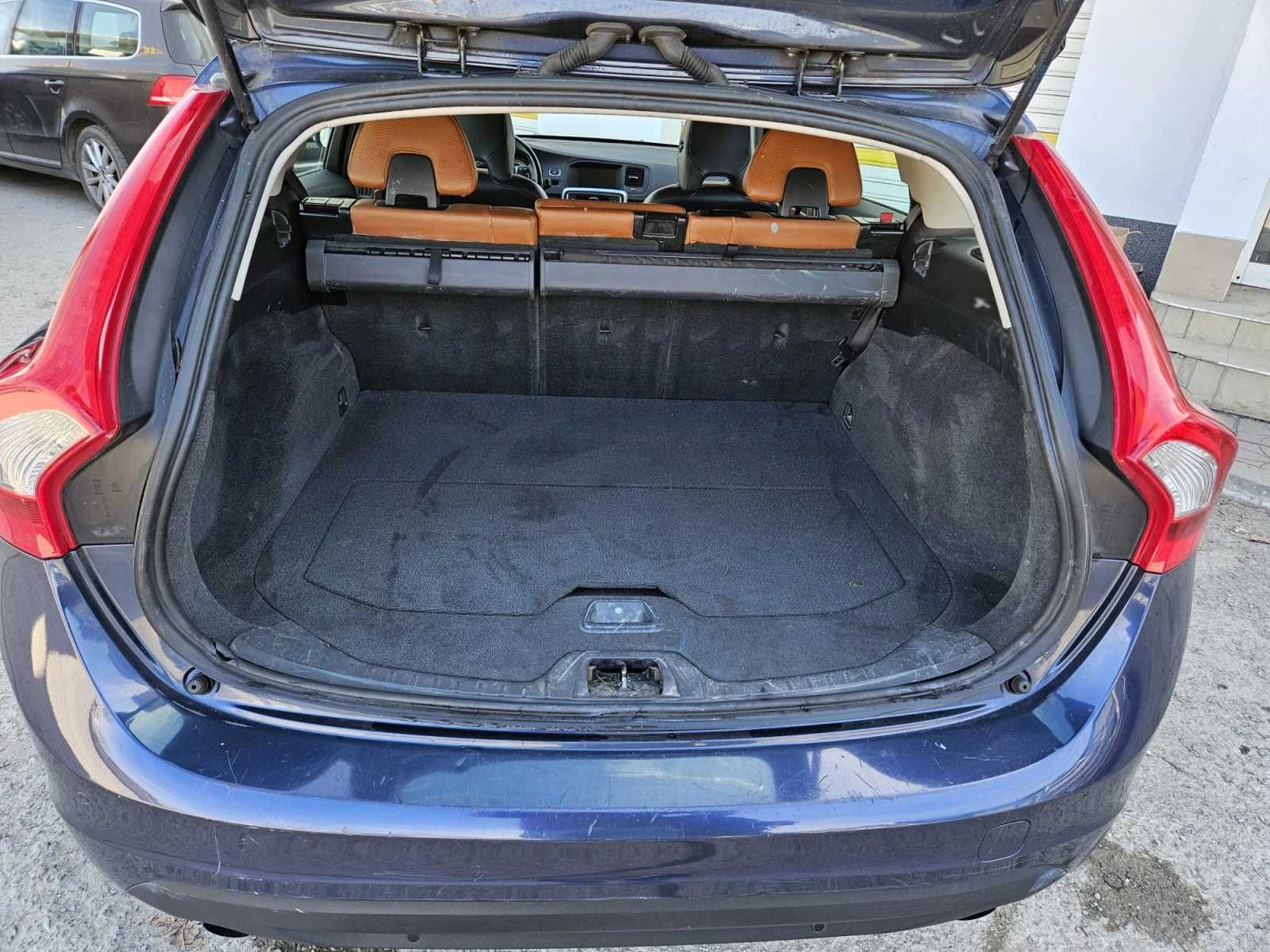 Volvo V60 2012 1,6 Бензин евро 5 150 кс