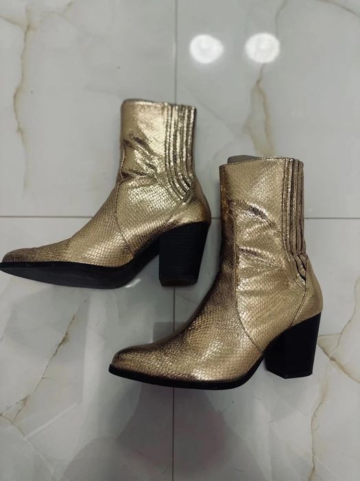 Zara Ghete piele vegana aurie croco