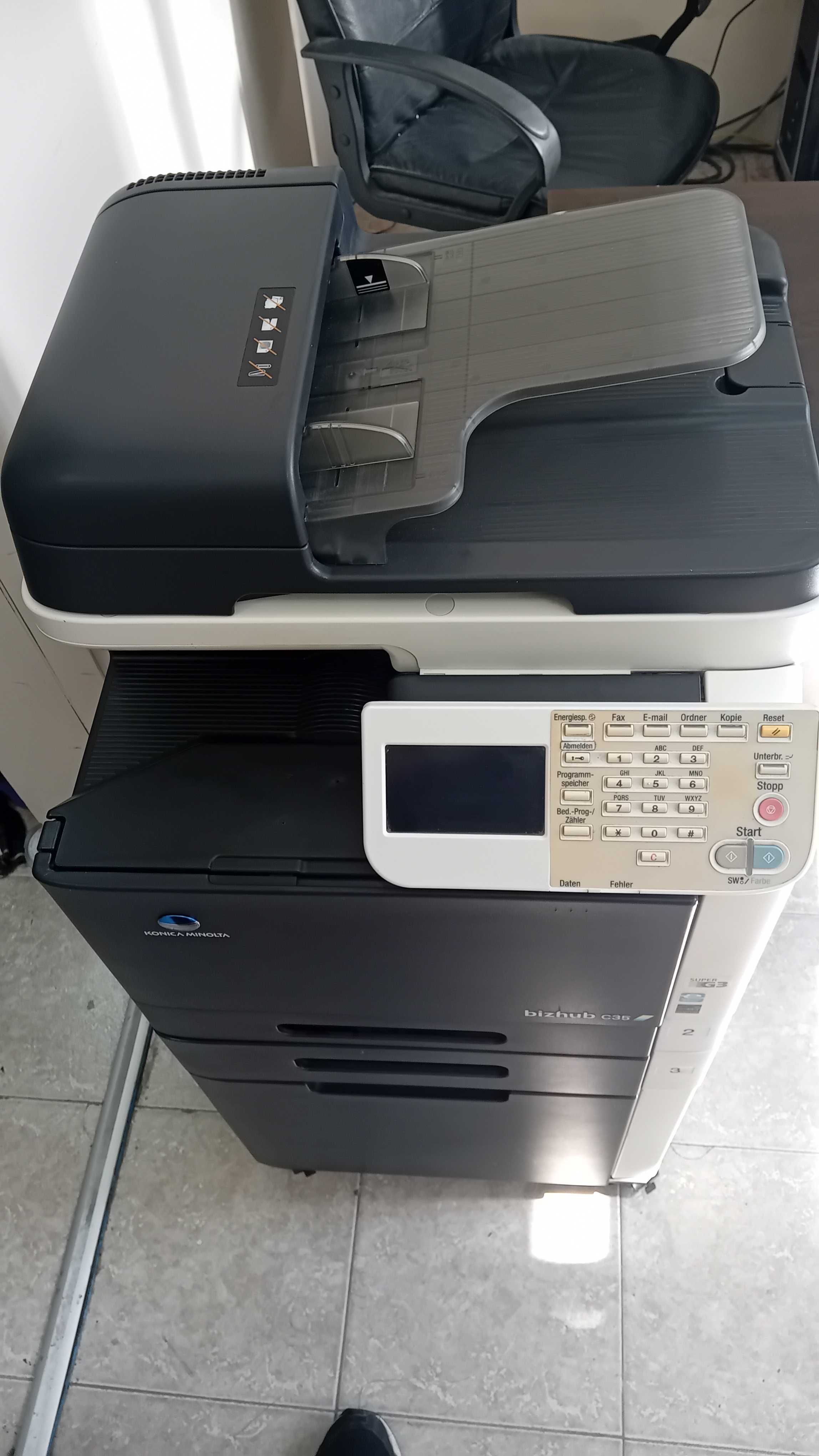 Цветен лазерен принтер, скенер и копир 3 в 1 Konica Minolta Bizhub C35