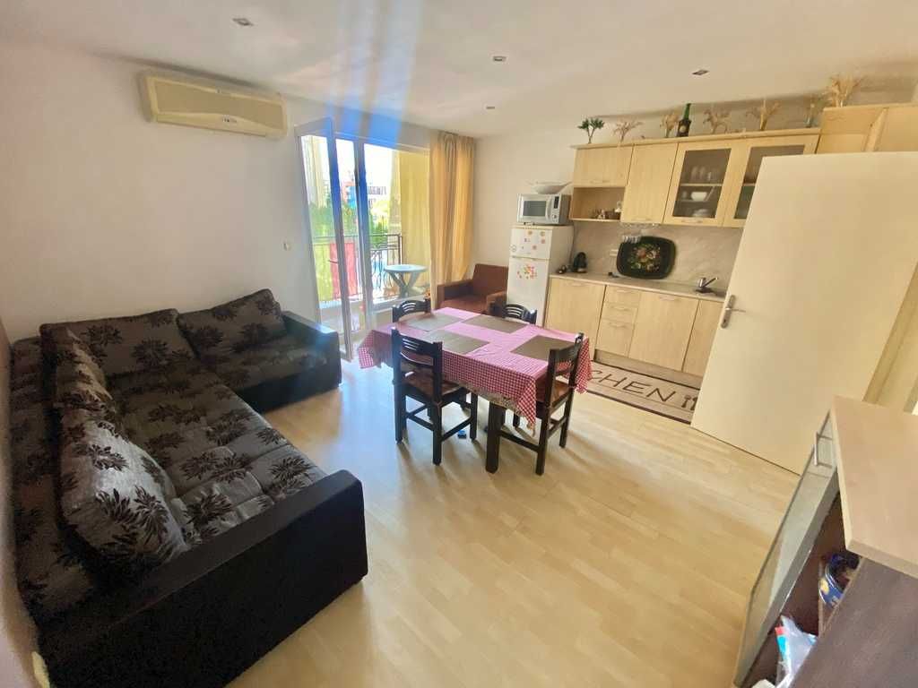 Продава се Тристаен апартамент в Свети Влас - 77 кв.м за 1416 €/кв.м - Снимка #2