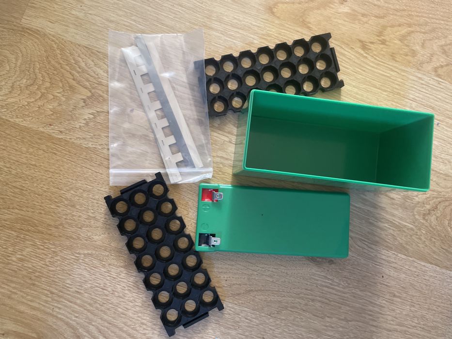 Kit carcasa baterie 12V, suporti 18650