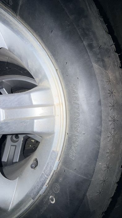 Нови зимни гуми Lassa с джанти за Киа Соренто 4бр.