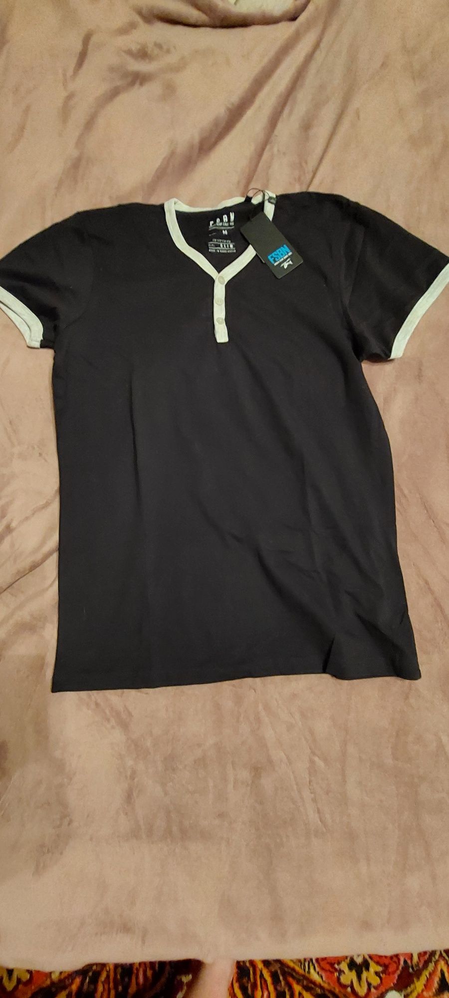 Продам ,  р M и XXL , футболку мужскую