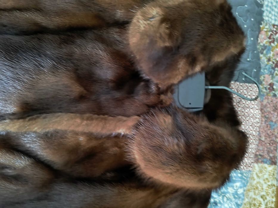 vand haina blana nutrie/nurca