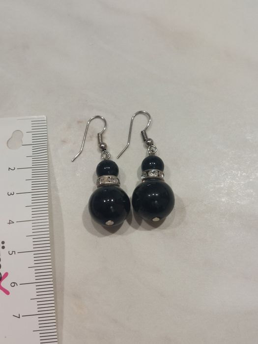 Обици. Всичко по 1 лев