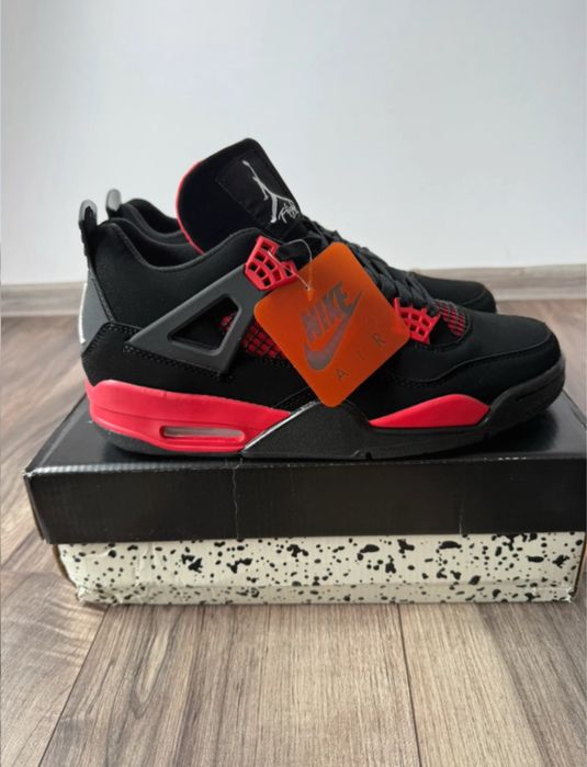 Air Jordan 4 Red • Size 41 • 450 lei