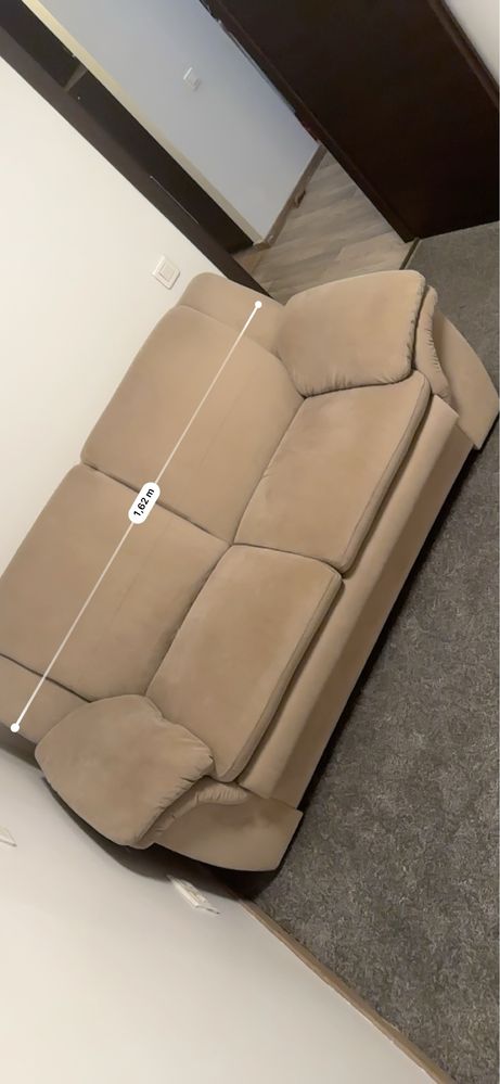 Canapea foarte confortabila