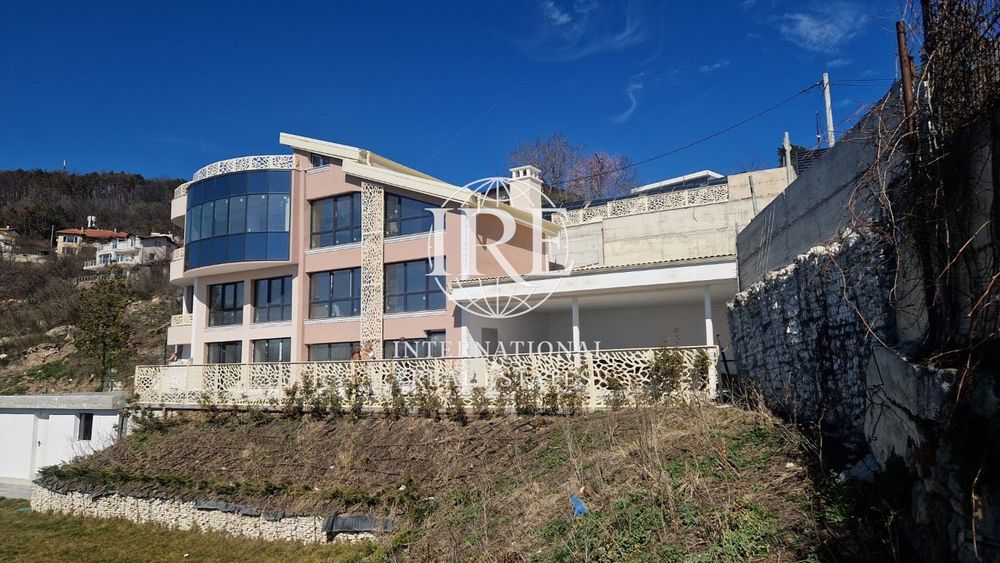 Къща в Варна-м-т Акчелар площ 430 цена 750000