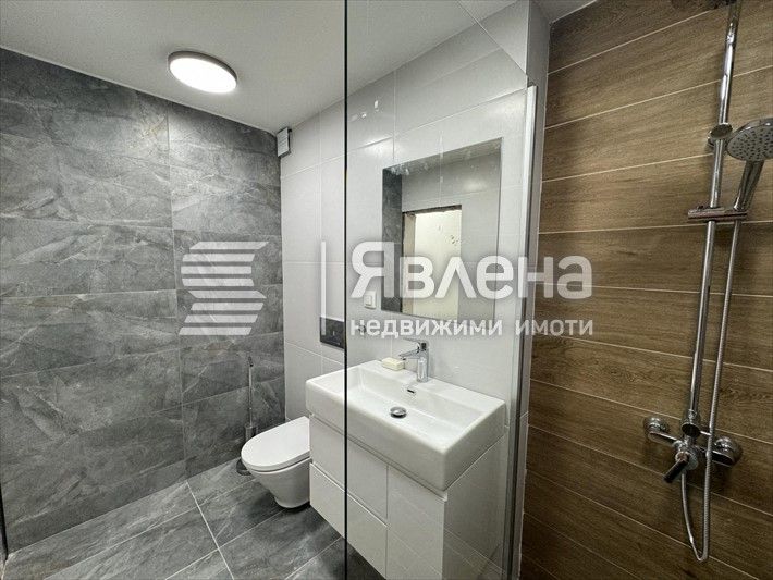 Дава се под наем Тристаен апартамент в София, Оборище - 130 кв.м за 1200 € - Снимка #11