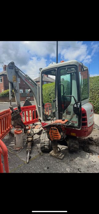 Prestez servici cu excavator 2 t
