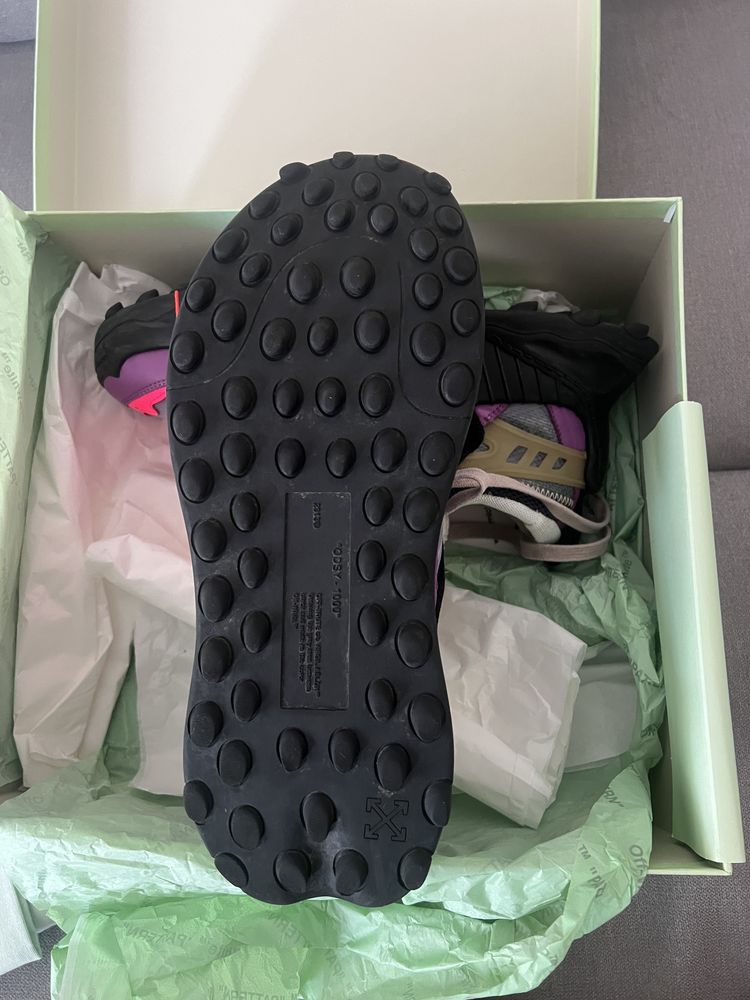 Продавам маратонки Off White