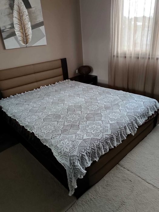 Ръчно,изплетена покривка