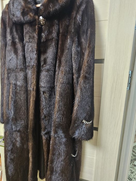 Продам шубу норковую