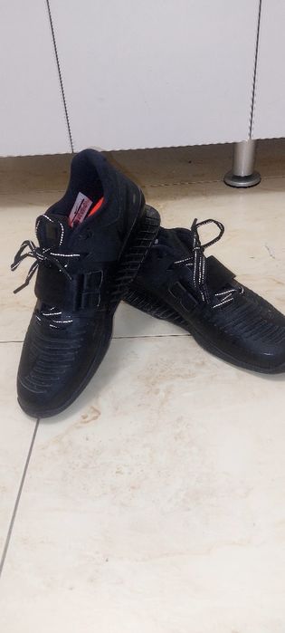Adidas sport nike