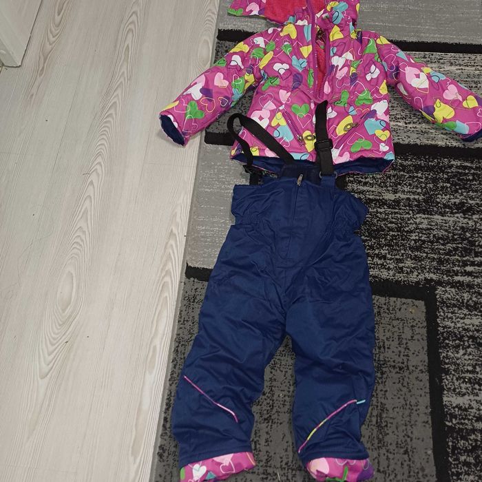 Vand compleu/ costum geaca  + pantaloni fetita