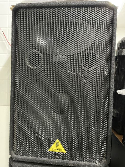 Продам пару пассивных колонок Behringer
