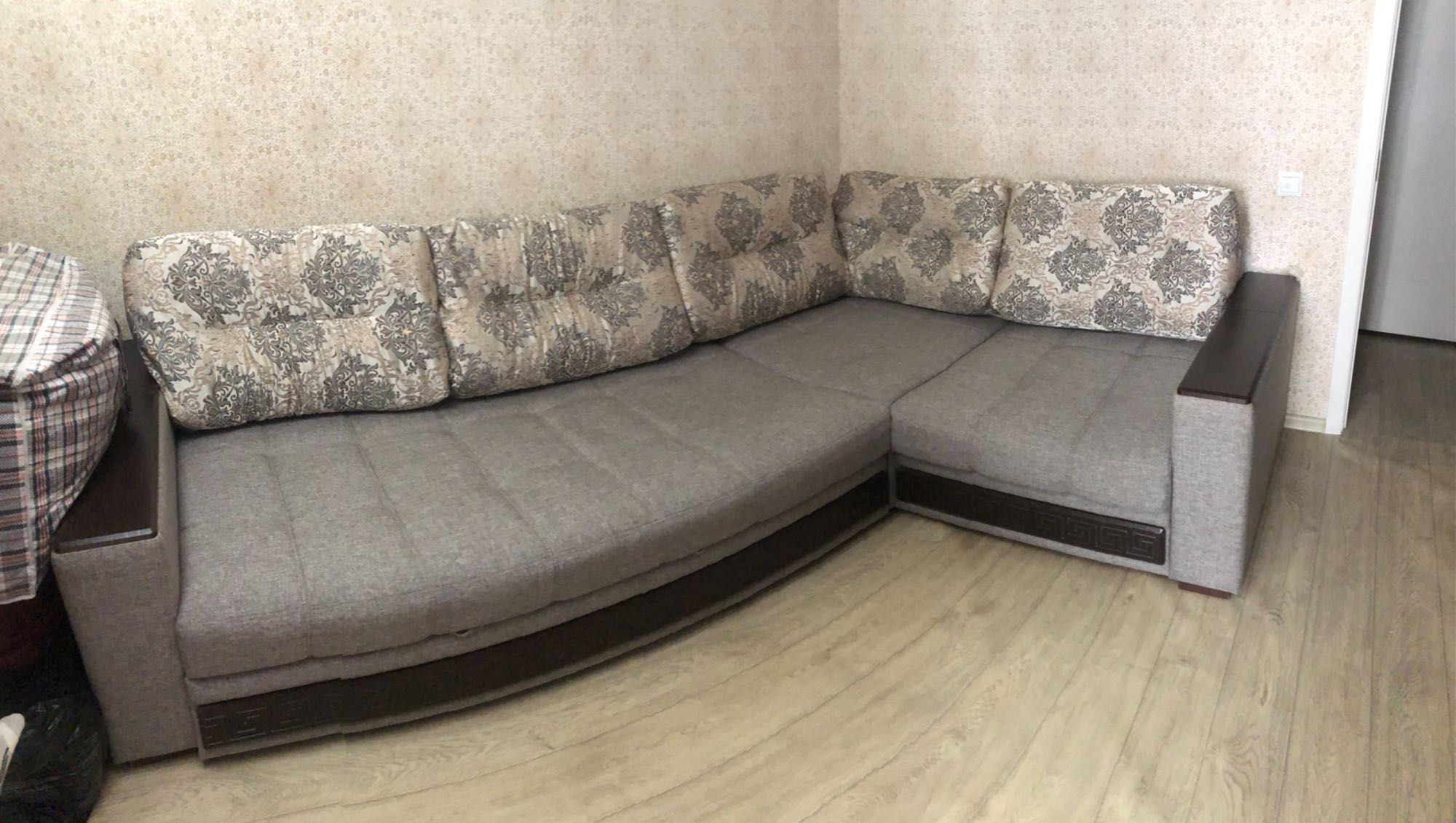 Срочно продается диван