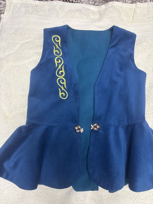 Камзол для девочки индивидуального пошива 7-8 лет