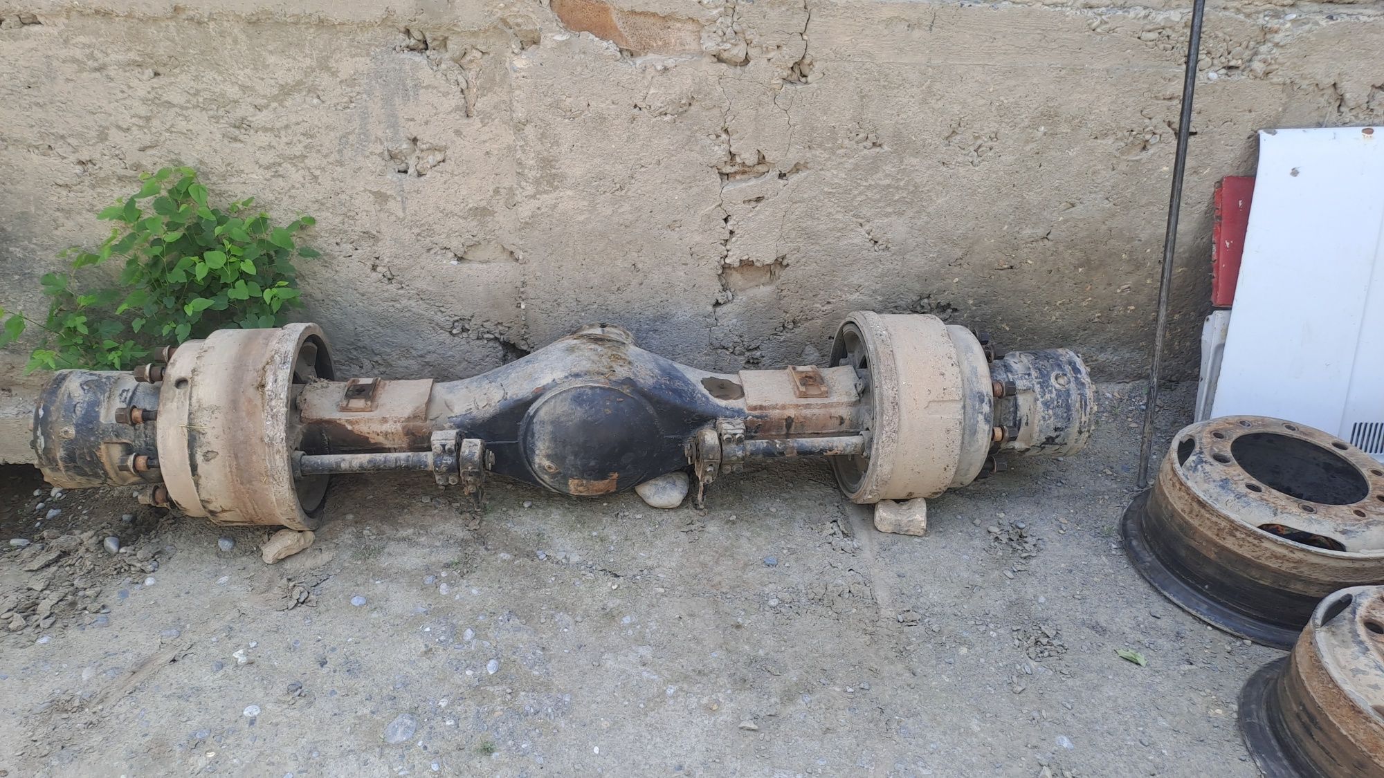 Laz mustlar sotiladi Zapchastlari ham bor