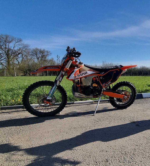 Vând KTM 300 Sixdays