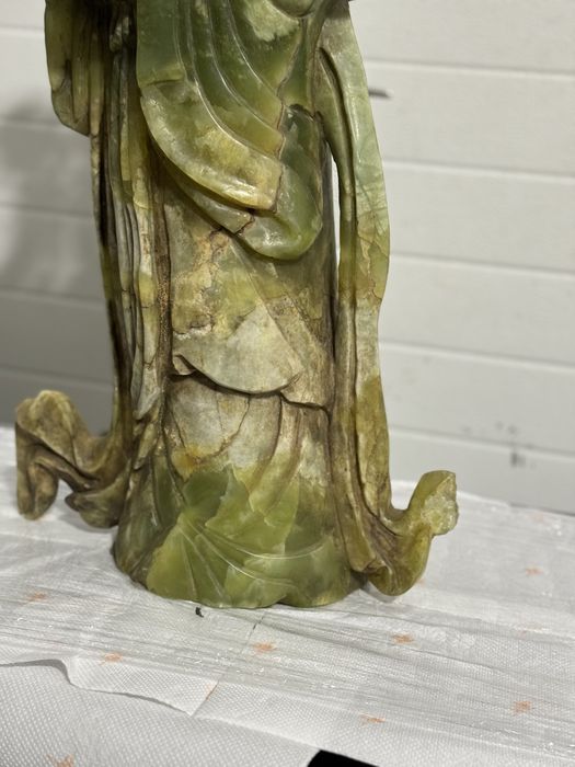 Statueta chinezeasca din jad verde