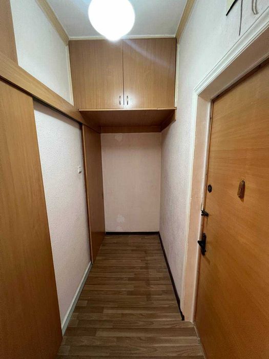 Чиланзар 11-кв, 1/4/4, балкон 1,5х3 Средний ремонт